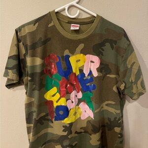 Men’s M Supreme camo tshirt